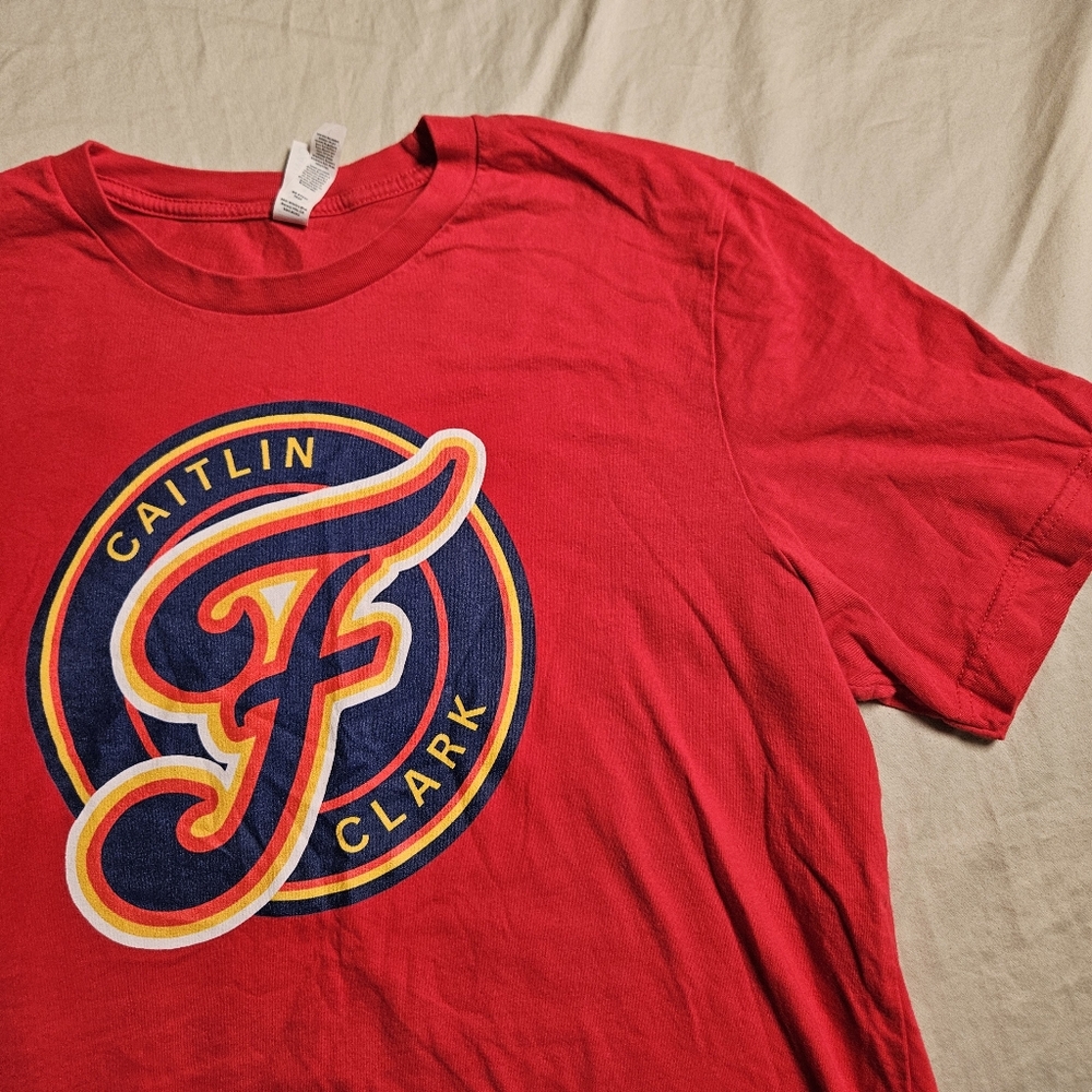 Caitlin‎ Clark Indiana Fever Red Tee Size Large